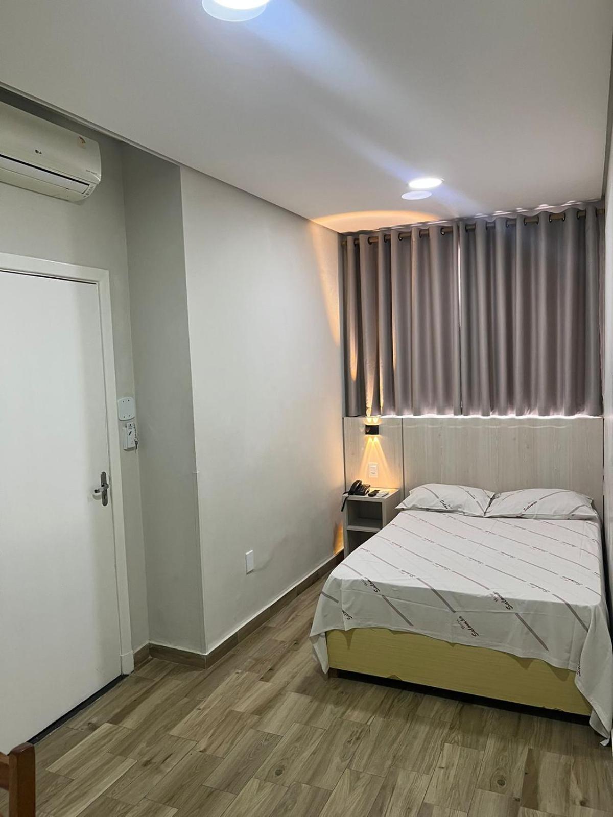 סאו פאולו Hotel Salomao - Proximo A 25 De Marco, Bom Retiro, Bras E Rua Santa Efigenia, A 2 Minutos Do Mirante Sampa Sky E Pista De Skate Anhangabau מראה חיצוני תמונה