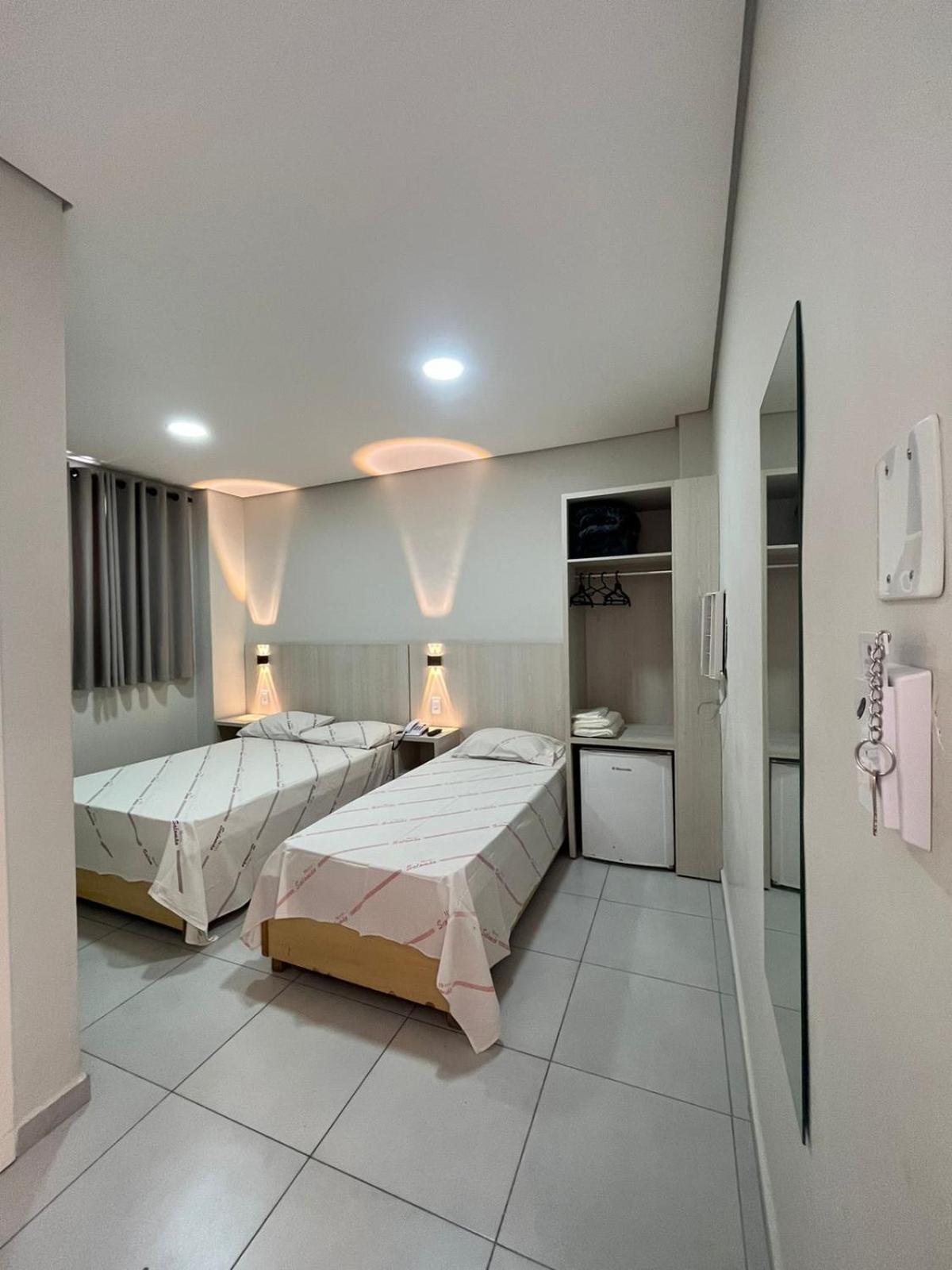 סאו פאולו Hotel Salomao - Proximo A 25 De Marco, Bom Retiro, Bras E Rua Santa Efigenia, A 2 Minutos Do Mirante Sampa Sky E Pista De Skate Anhangabau מראה חיצוני תמונה