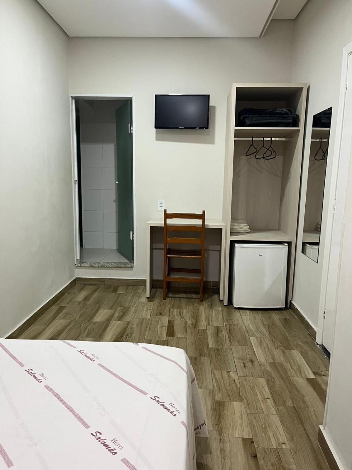 סאו פאולו Hotel Salomao - Proximo A 25 De Marco, Bom Retiro, Bras E Rua Santa Efigenia, A 2 Minutos Do Mirante Sampa Sky E Pista De Skate Anhangabau מראה חיצוני תמונה